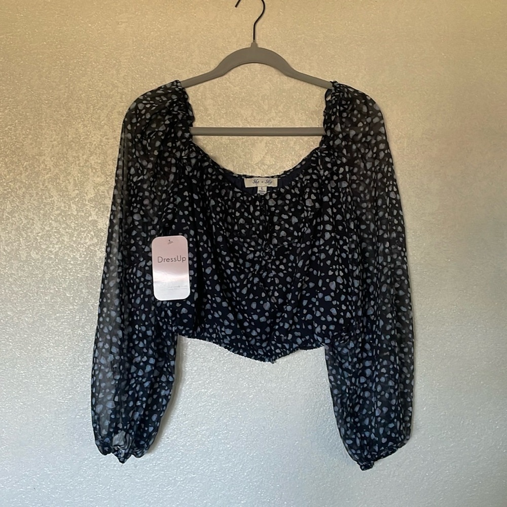 She + Sky women’s patterned long sleeve crop blouse